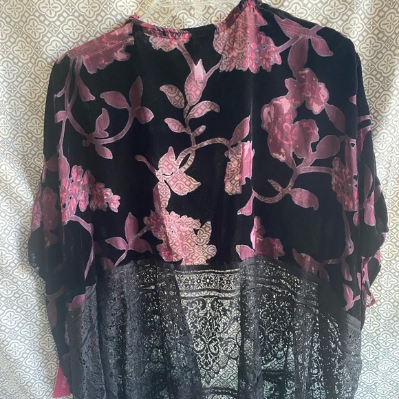NWT Floral Kimono/Cover Up with lace bottom - Picture 5 of 5